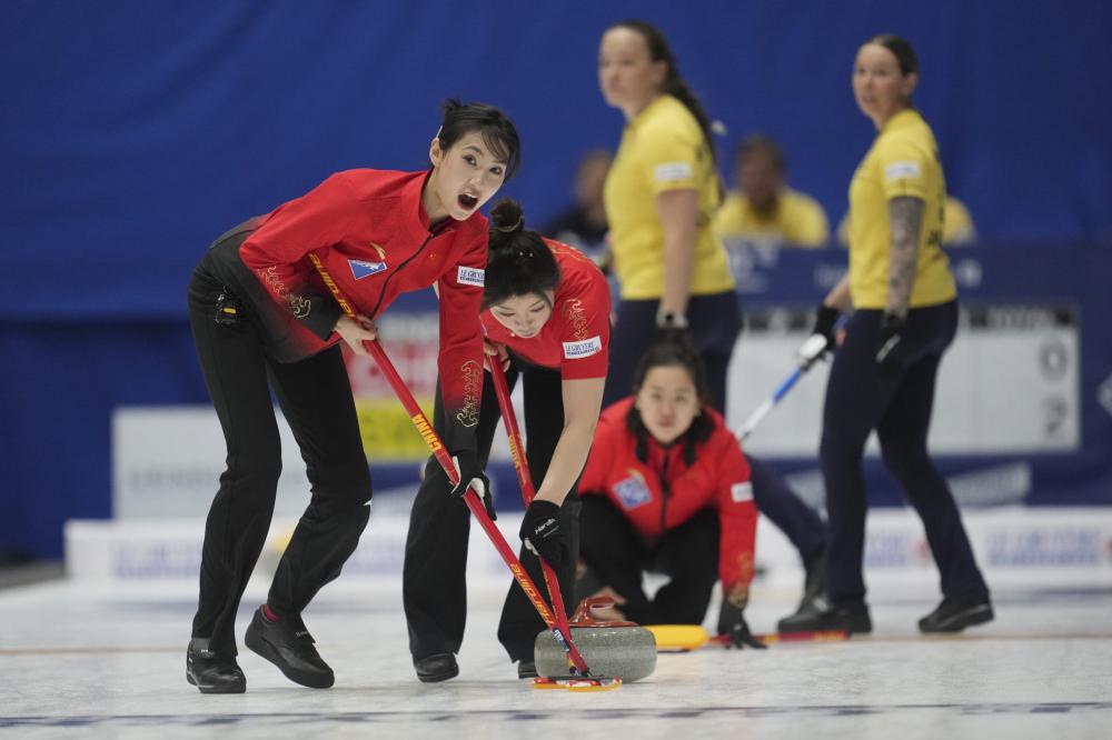 双重嘲讽！唇语揭秘杜兰特硬刚克劳德辱骂：有种动手 别嘴炮.