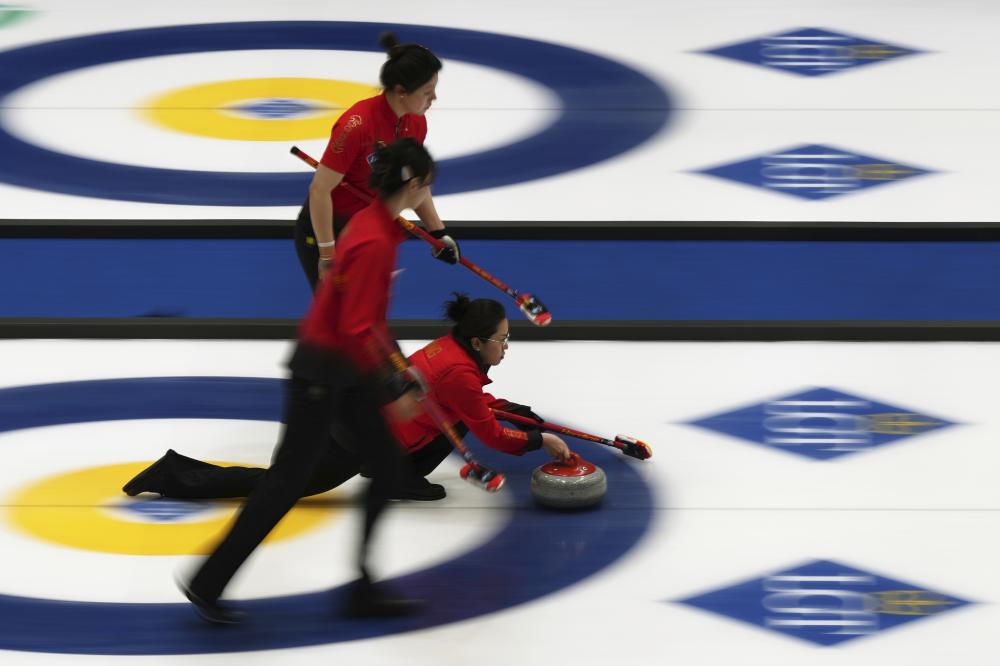 2025无锡马拉松 女子组冠军成绩刷新赛会纪录.